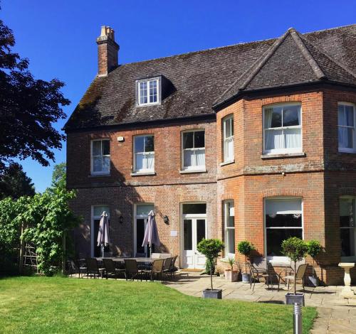Substantial 6 bed House in Christchurch Dorset — 4-Star Luxury Hotel in Christchurch, United Kingdom