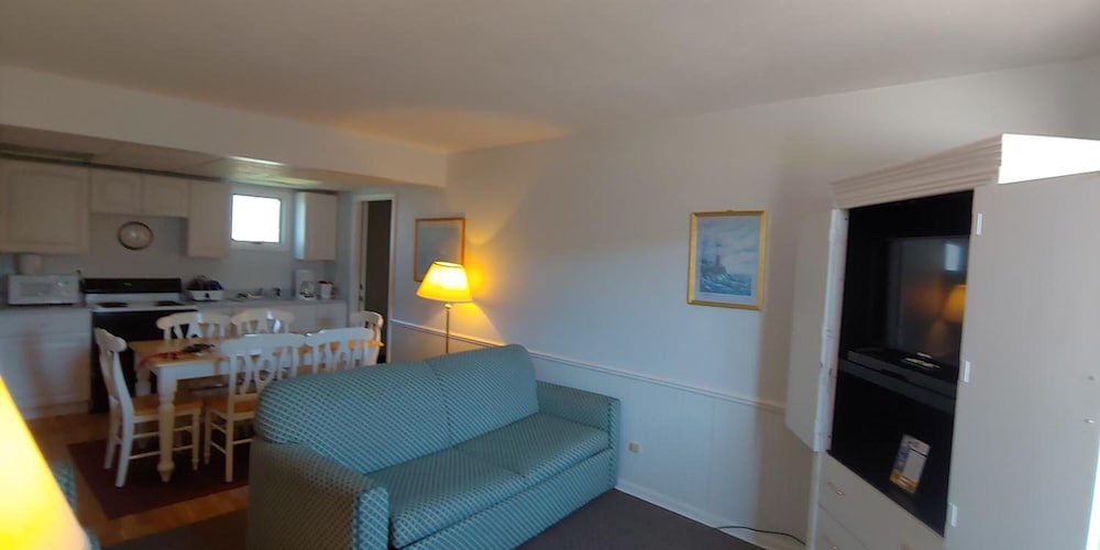 Sunrise Beach Motel - photo 14