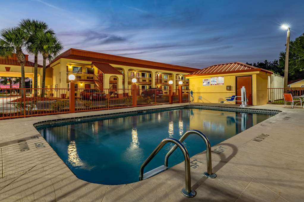 Econo Lodge Kingsland - photo 21