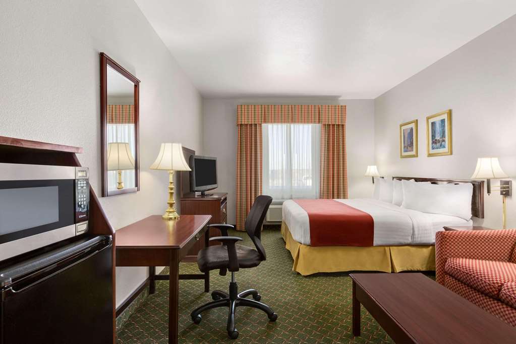 Country Inn & Suites by Radisson Fort Worth West l 30 NAS JRB - photo 6