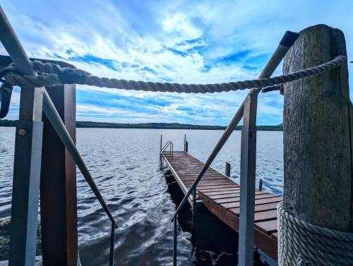 Kayak Cabin on Flanders Pond NEW — 4-Star Luxury Hotel in Sullivan, United States
