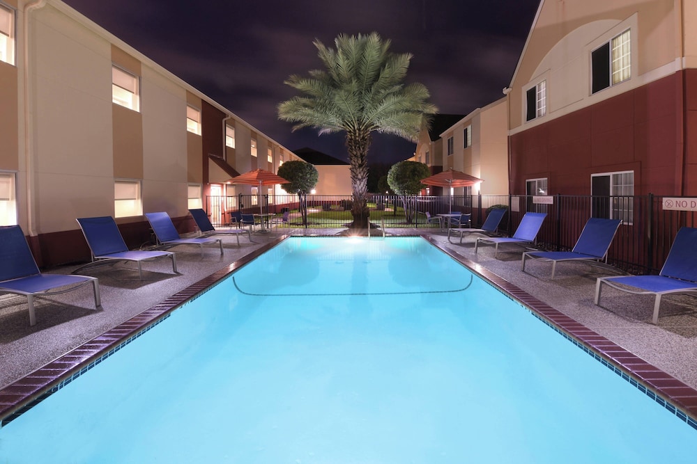 TownePlace Suites by Marriott Lake Jackson Clute - photo 14