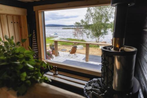 Upea Villa Lapin Kulta hirsihuvila Inarijärven rannalla — 4-Star Luxury Hotel in Inari, Finland