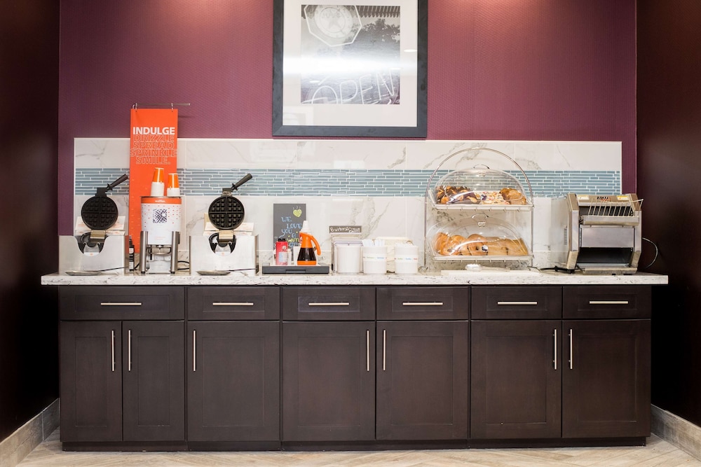 Hampton Inn & Suites by Hilton Warrington Horsham - photo 38