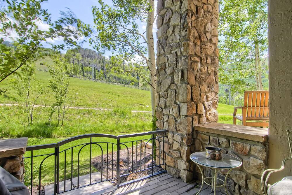 Highlands Slopeside by East West Hospitality - photo 302