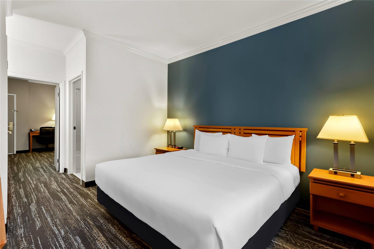 Clarion Suites Anchorage Downtown - photo 15