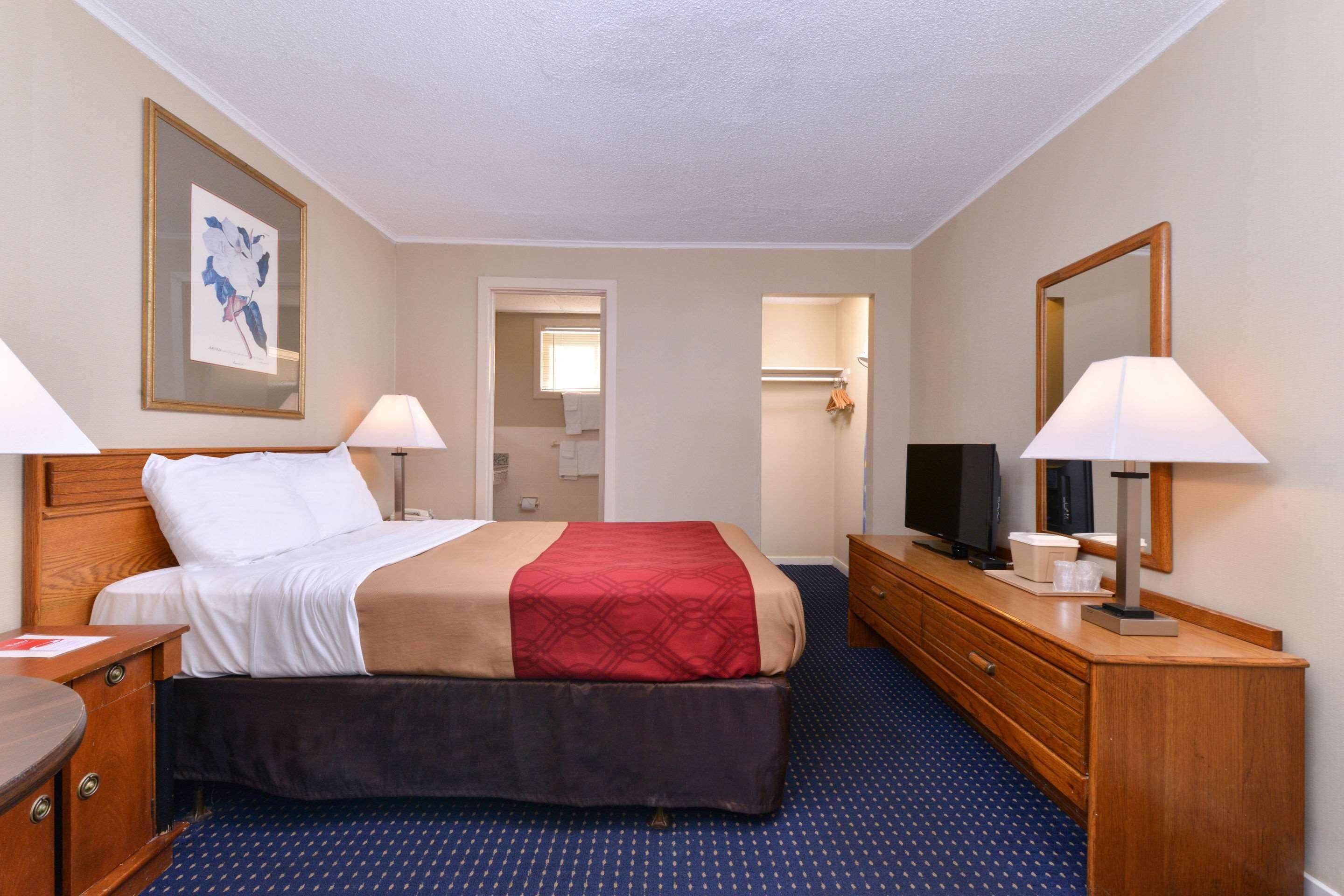 Economy Inn East Hartford CT - photo 43
