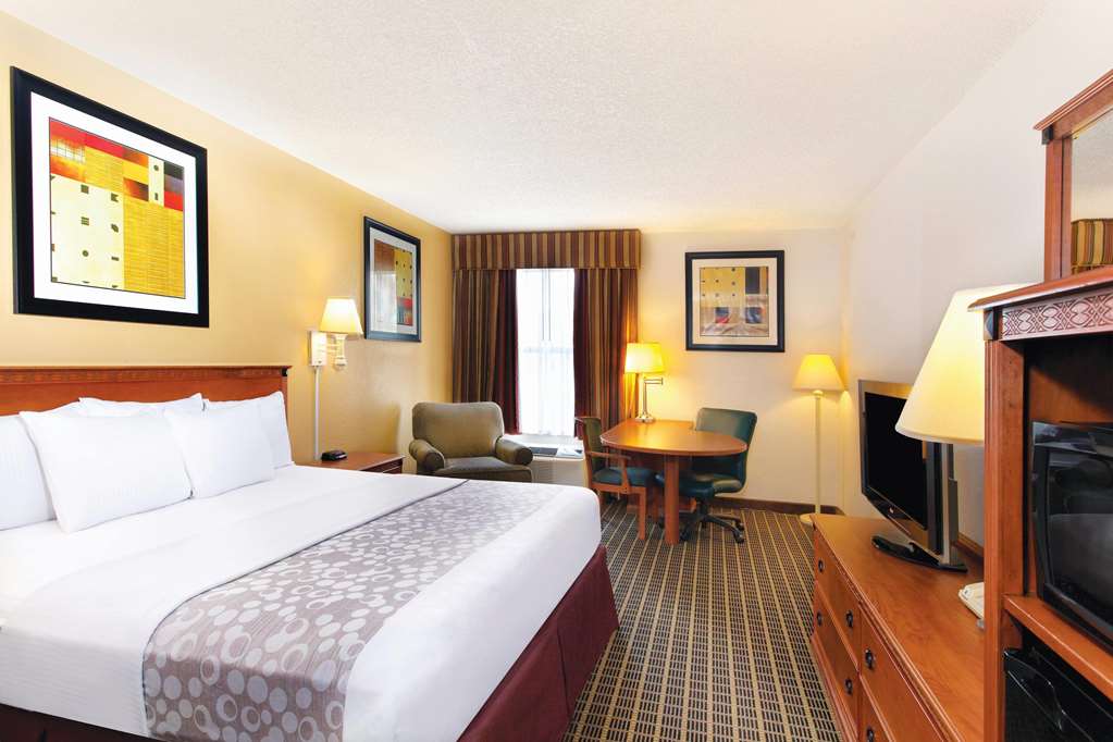 La Quinta Inn by Wyndham Orlando International Drive North - photo 24