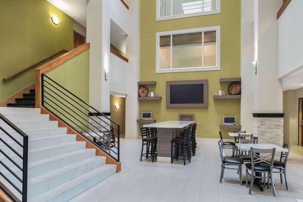 La Quinta Inn & Suites by Wyndham Moscow Pullman - photo 26