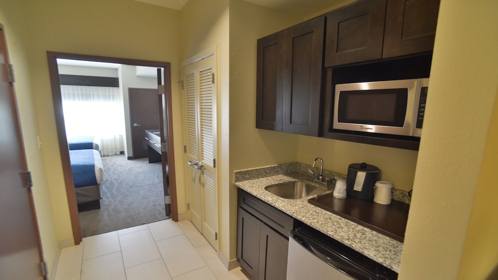 Holiday Inn & Suites San Antonio Northwest by IHG - photo 10