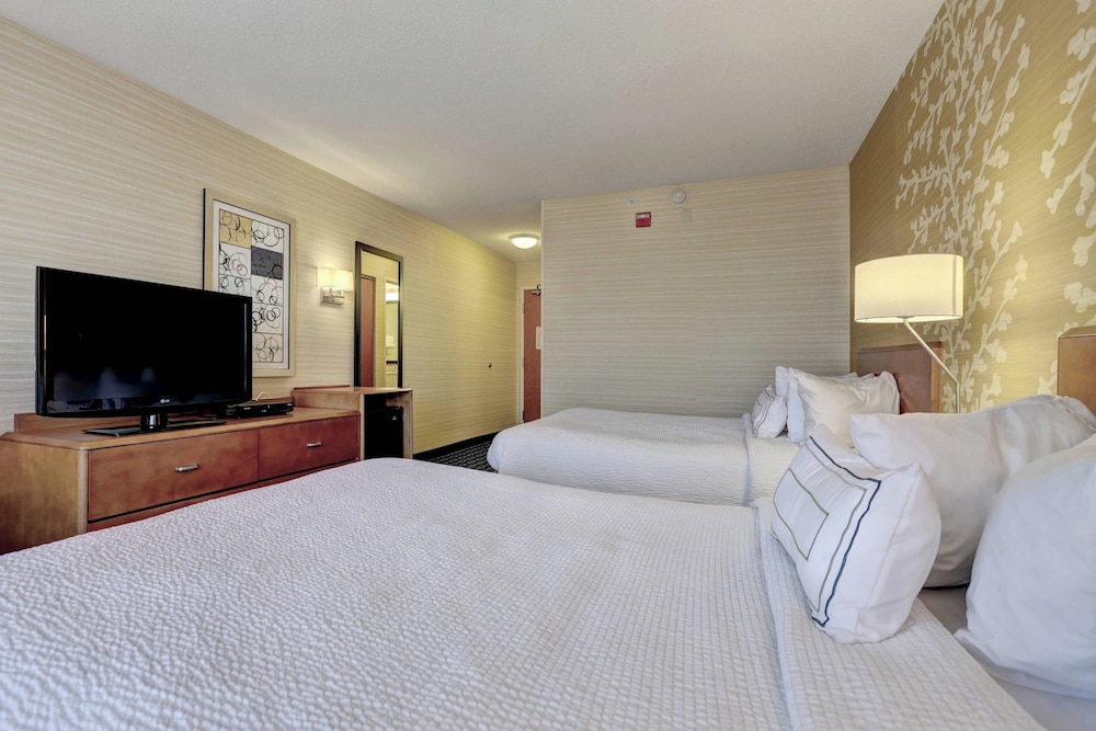 Fairfield Inn & Suites by Marriott Edison South Plainfield - photo 11
