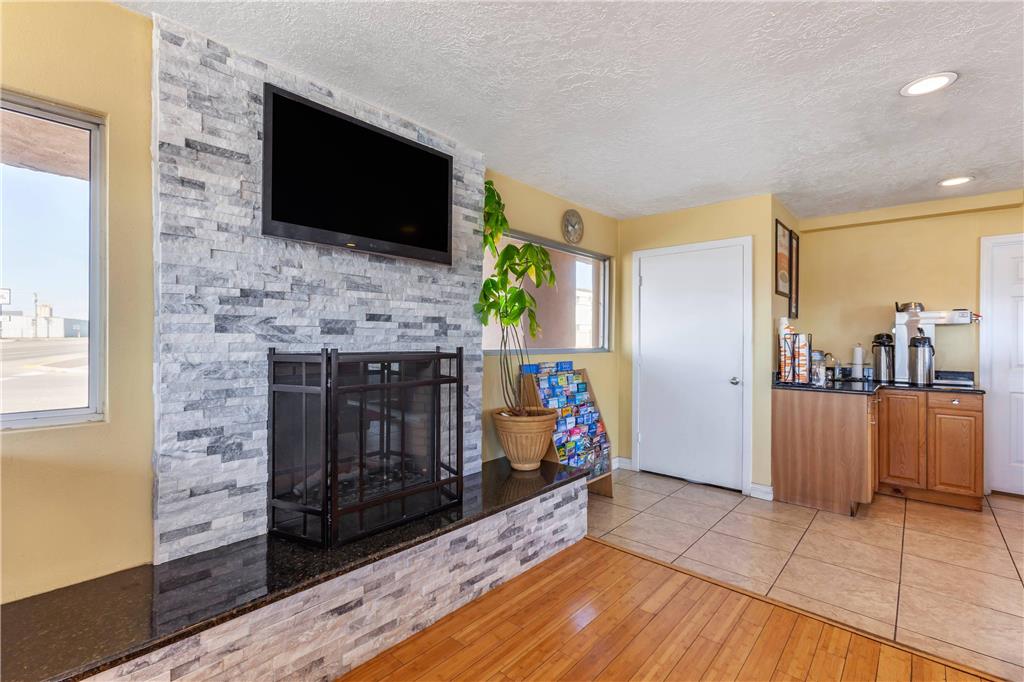 Econo Lodge Clovis - photo 30