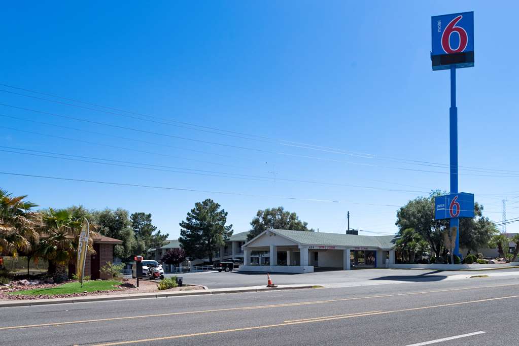 Motel 6 Kingman AZ Route 66 West - featured photo