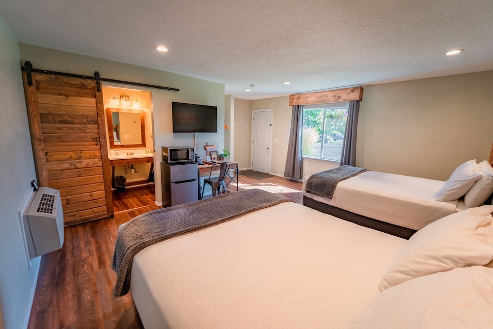 Evergreen Motel - photo 39