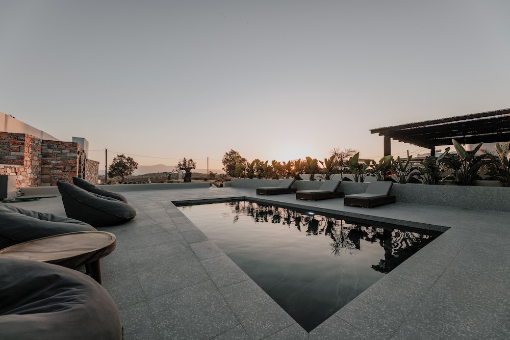 Onym Curated Villas — 4-Star Luxury Hotel in Naxos, Greece