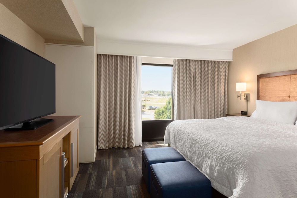 Hampton Inn by Hilton Fort Smith - photo 18