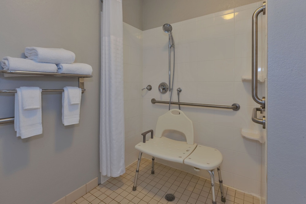TownePlace Suites by Marriott Nashville Airport - photo 23