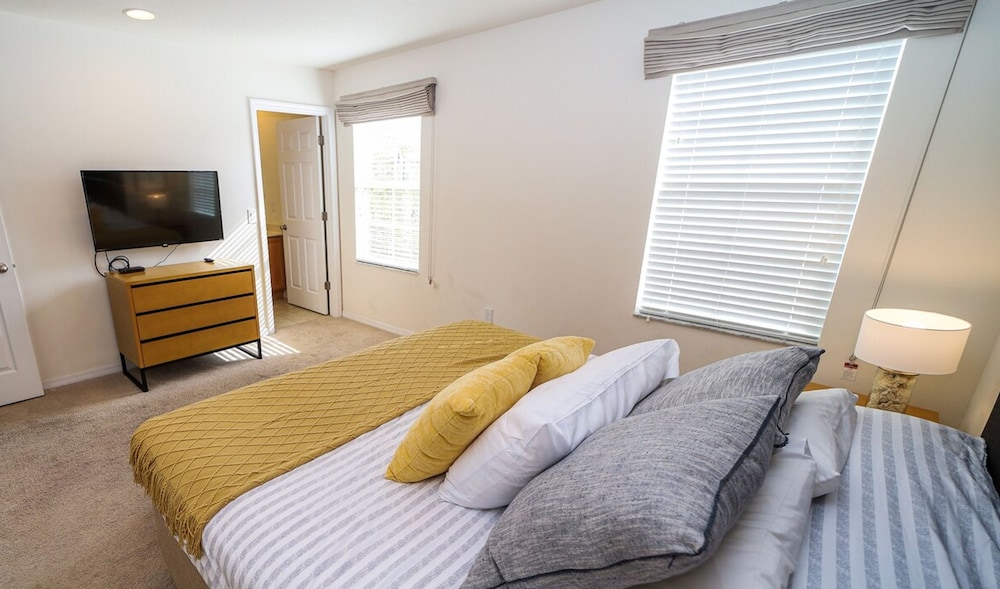 Townhome Jacuzzi Grill 10 min Disney - photo 12
