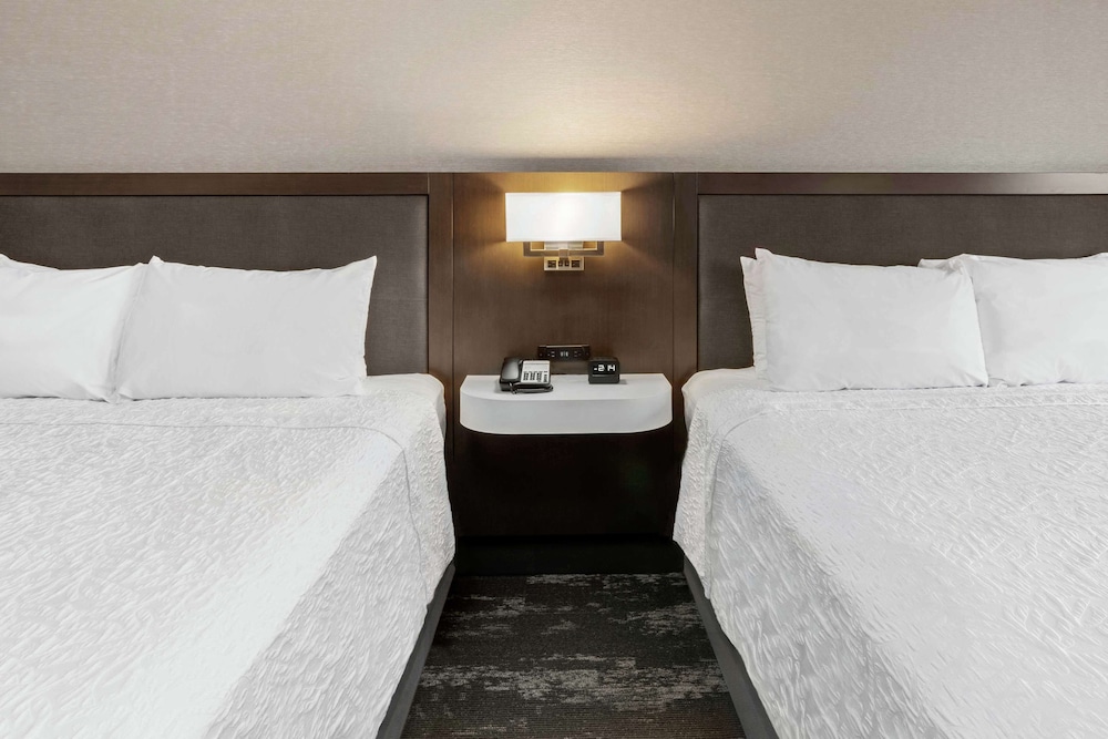 Hampton Inn & Suites Spokane Downtown South - photo 7