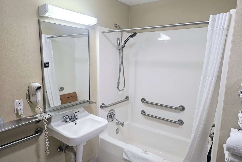 Baymont by Wyndham Rolla - photo 23