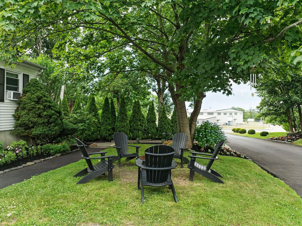 Founder's Brook Motel and Suites - photo 30
