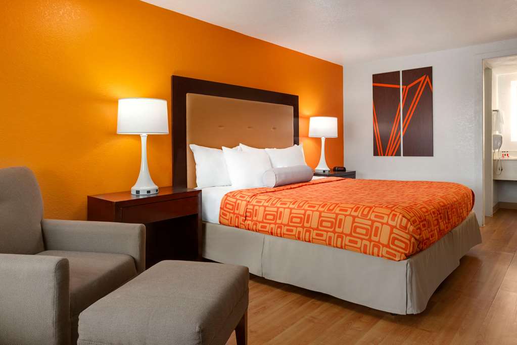 Howard Johnson by Wyndham Harrisonburg - photo 7