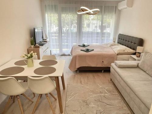 Bella Luna — 4-Star Luxury Hotel in Balatonfured, Hungary