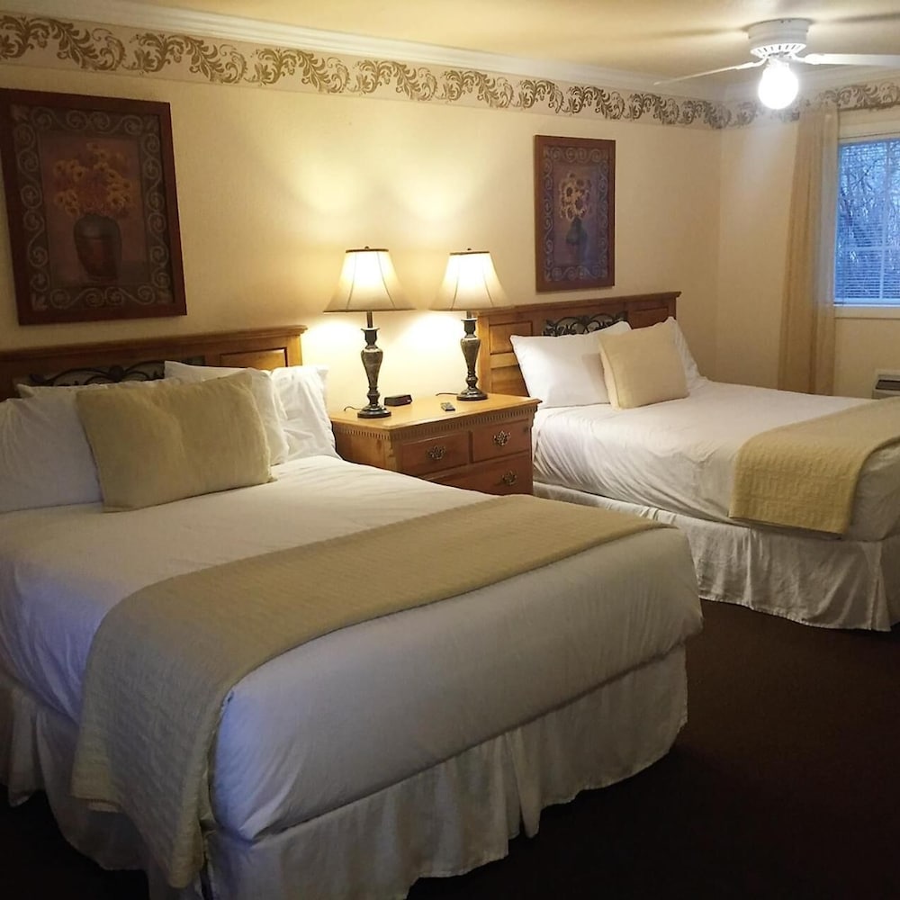 Strawberry Valley Inn - photo 7