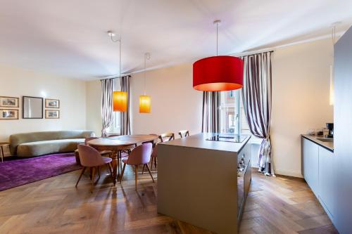 Suite De Sonnaz Elegante B — 4-Star Luxury Hotel in Turin, Italy