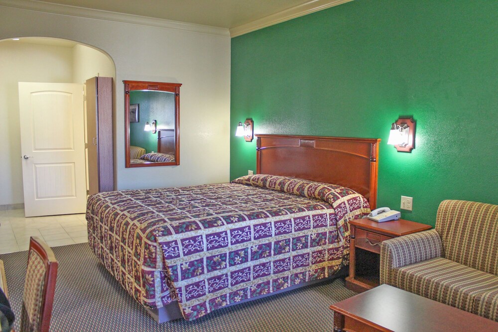 America's Best Inn & Suites Hawthorne - photo 7