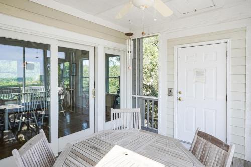 Beachfront Bliss by Oak Island Accommodations - photo 2