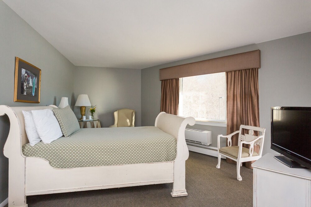 The Inn at Rye Place - photo 2