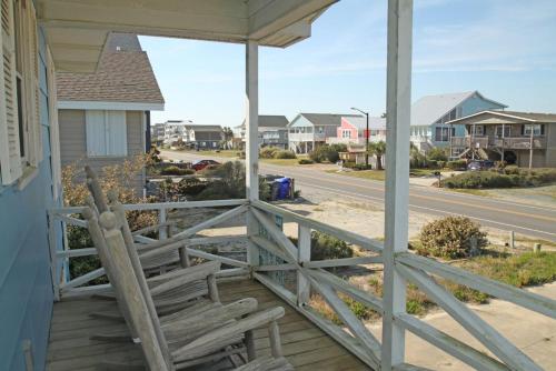 Cabana Boy by Oak Island Accommodations - photo 17