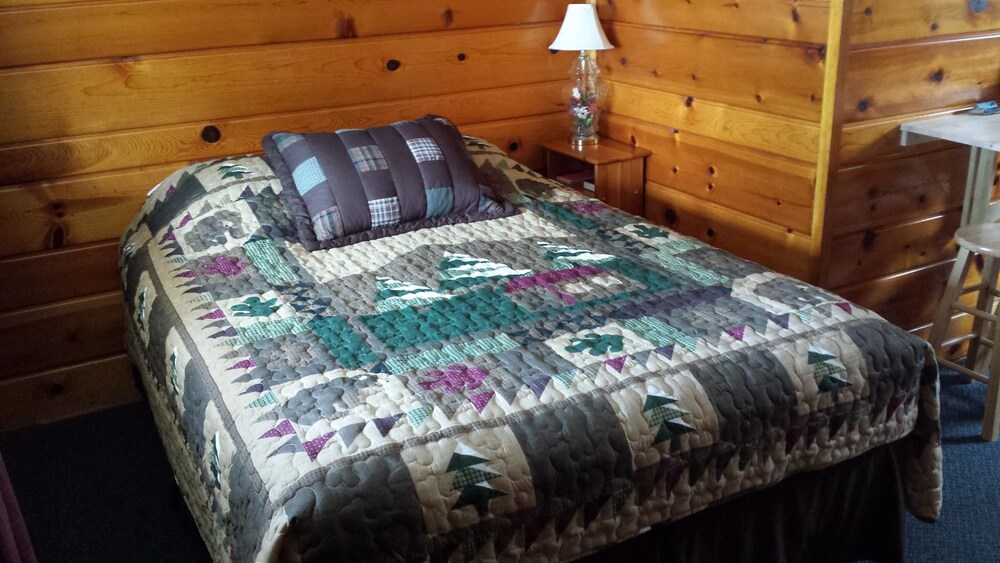 Bear Paw Inn - photo 7