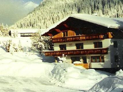 Appartements Alpenland — 4-Star Luxury Hotel in Lermoos, Austria