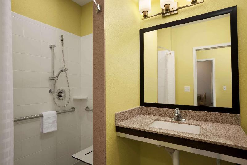 Sleep Inn & Suites Altoona North — hotel in Altoona