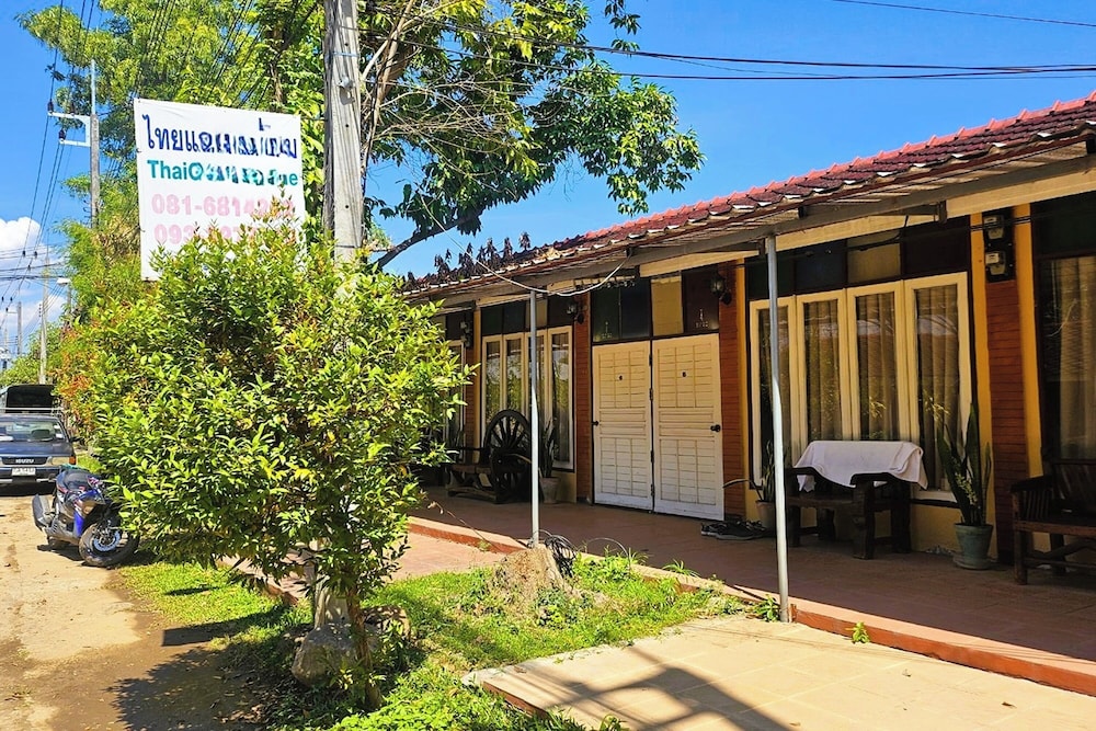 Thai Gallery Baantawai in Hang Dong, Thailand