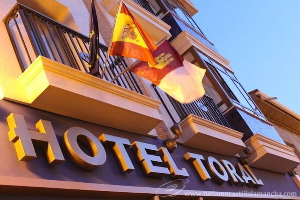Hotel Toral — hotel in Santa Cruz De Mudela