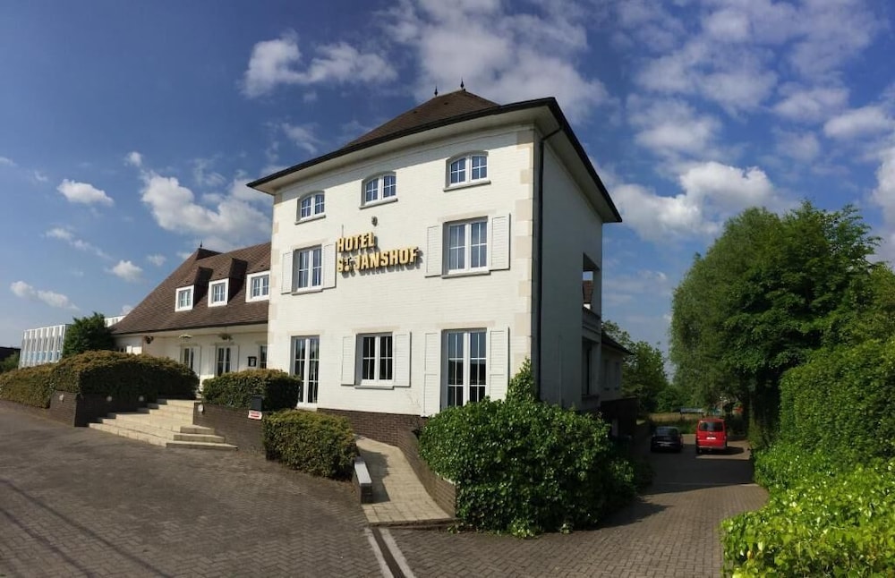 Hotel St Janshof - carbon neutral hotel in Waregem