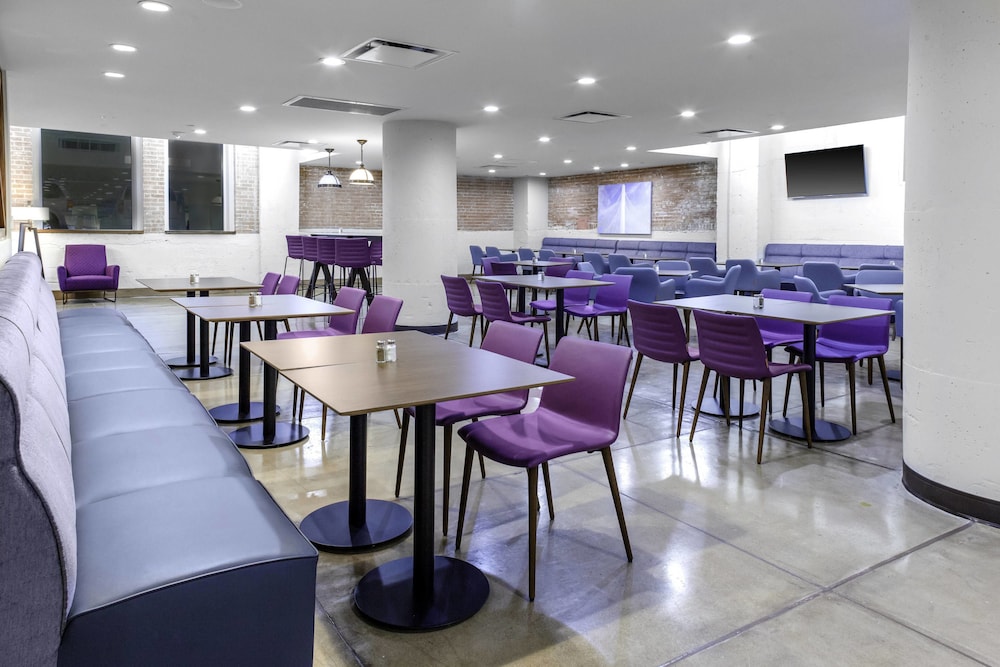 Fairfield Inn & Suites by Marriott Dallas Downtown - photo 16