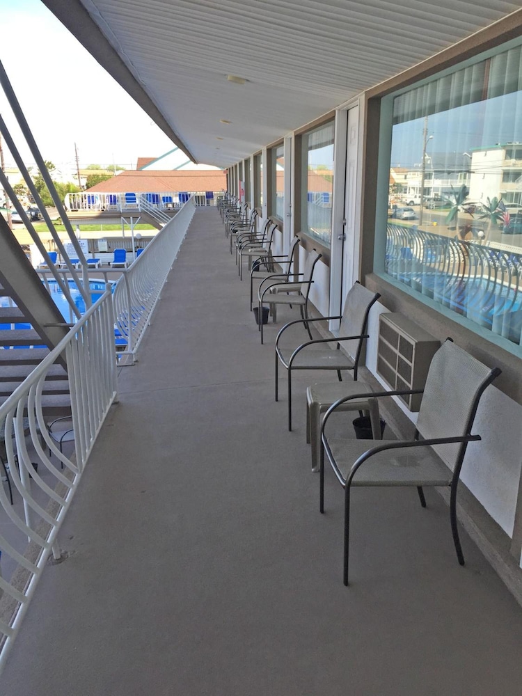 Pyramid Resort Motel - photo 23