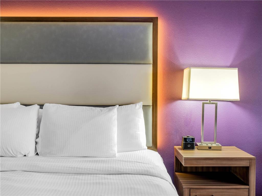 La Quinta Inn & Suites by Wyndham NW Tucson Marana - photo 34