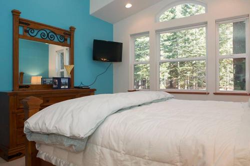 Big Luxury South Lake Tahoe Home — 4-Star Luxury Hotel in South Lake Tahoe, United States