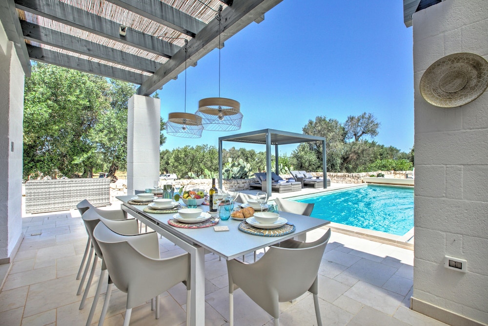 Villa Tartaruga Luxury With Pool — 4-Star Luxury Hotel in Carovigno, Italy