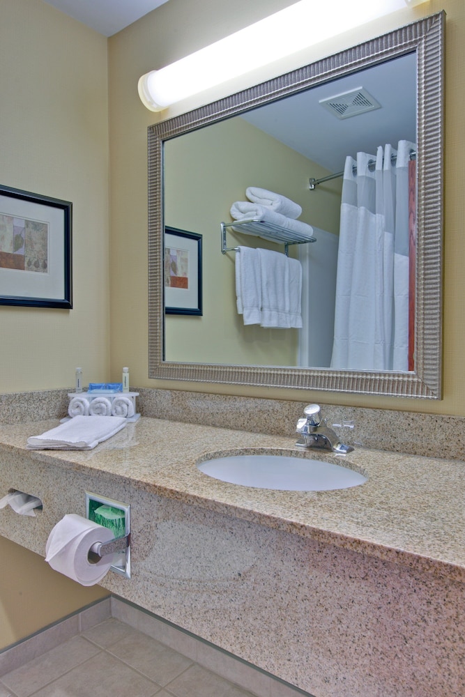 Holiday Inn Express Sault Ste. Marie by IHG - photo 23