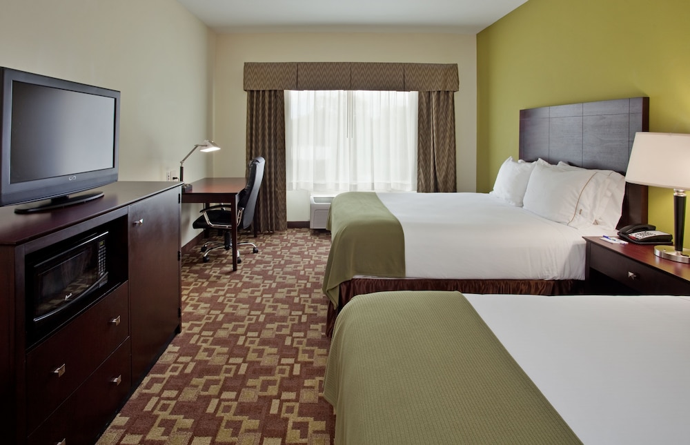 Holiday Inn Express Hotel & Stes Kansas City Sports Complex by IHG - photo 19
