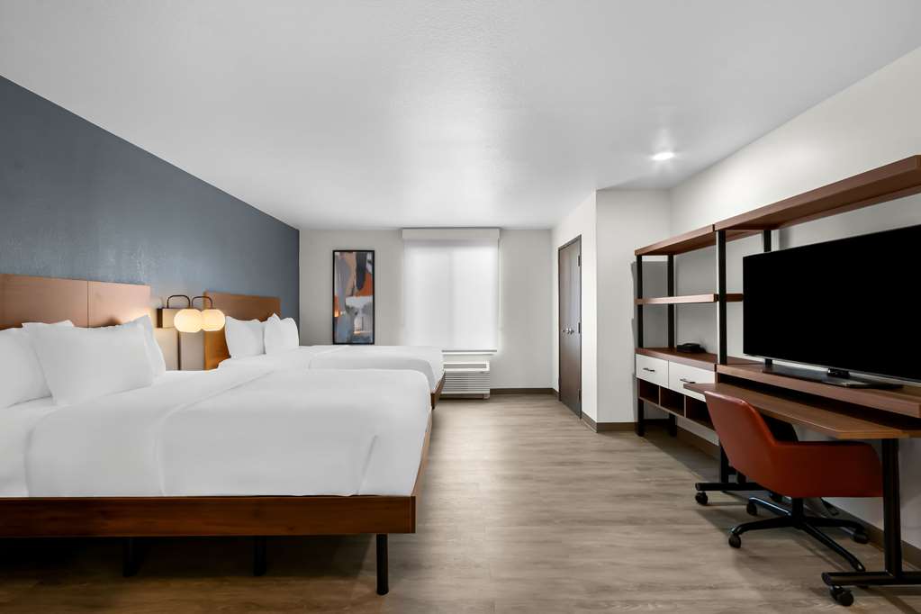 Everhome Suites Glendale Sports Entertainment District - photo 12