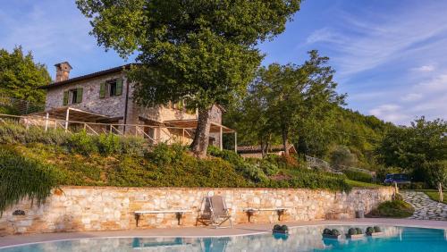 Casa Bartoccio Casa vacanze — 4-Star Luxury Hotel in Fermignano, Italy