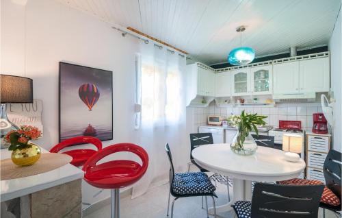 Cozy Home In Hrvace With Jacuzzi — 4-Star Luxury Hotel in Hrvace, Croatia