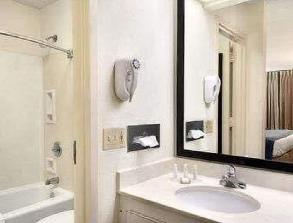 Baymont by Wyndham Florence - photo 15